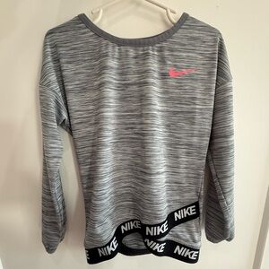 Girls Nike Dri-Fit long sleeve/light sweatshirt